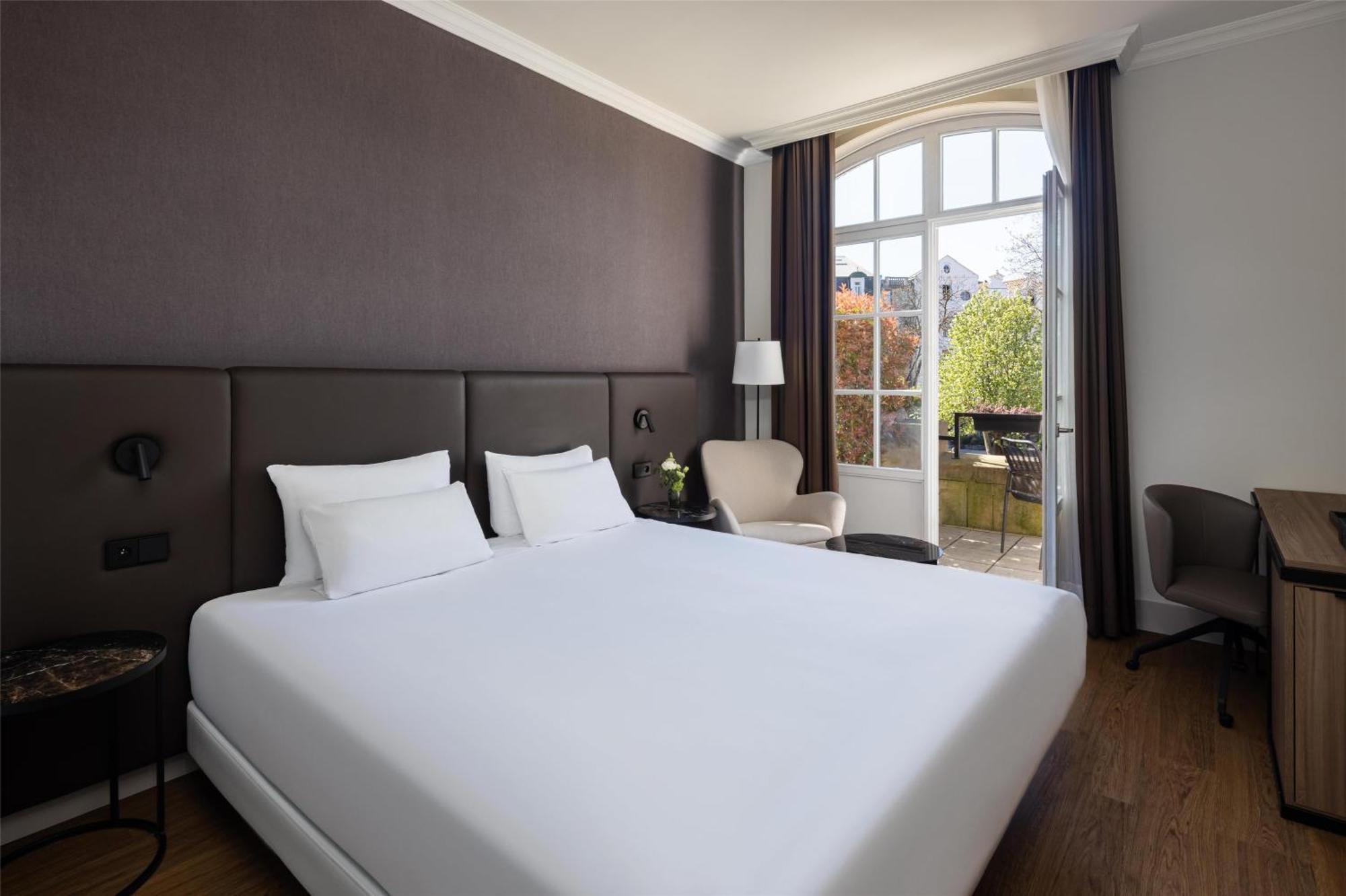 Nh Brussels Carrefour De L'Europe Hotel Exterior photo
